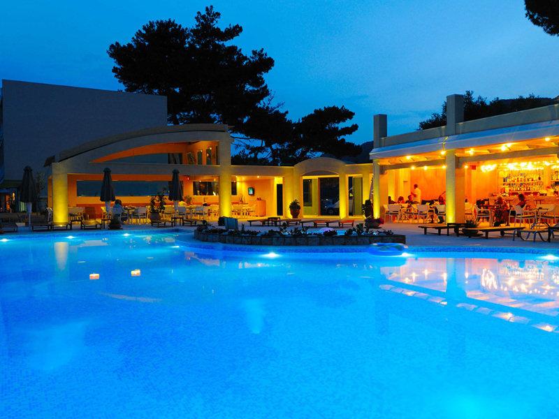 Akrotiri Beach Resort Hotel - Adult Friendly Paleokastritsa Bagian luar foto The pool at the resort
