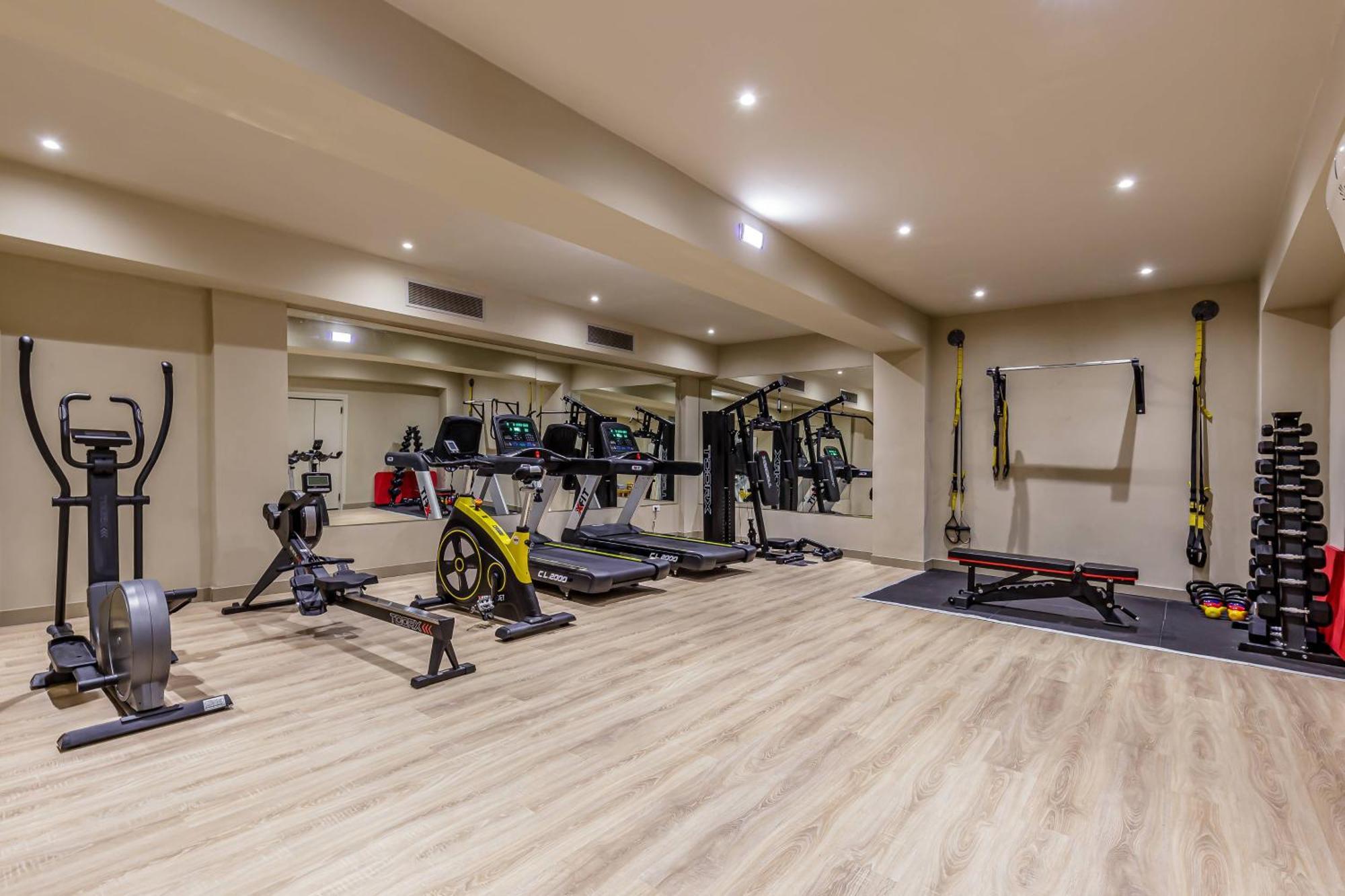 Akrotiri Beach Resort Hotel - Adult Friendly Paleokastritsa Bagian luar foto The gym at the hotel