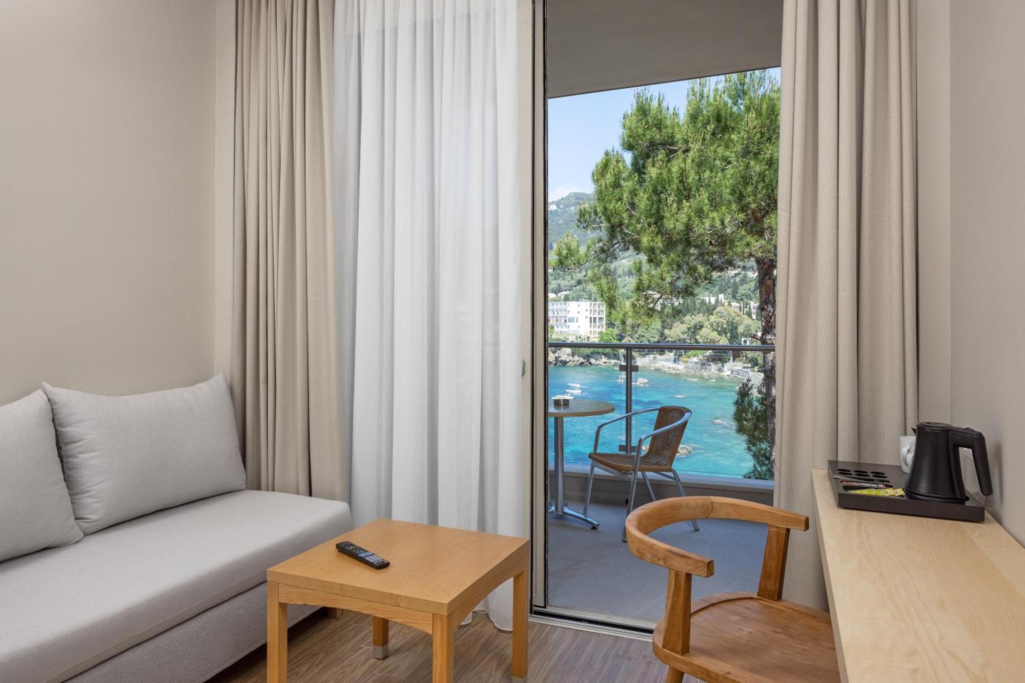 Akrotiri Beach Resort Hotel - Adult Friendly Paleokastritsa Bagian luar foto A room at the hotel